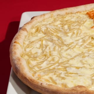 Fettuccine Alfredo Pizza